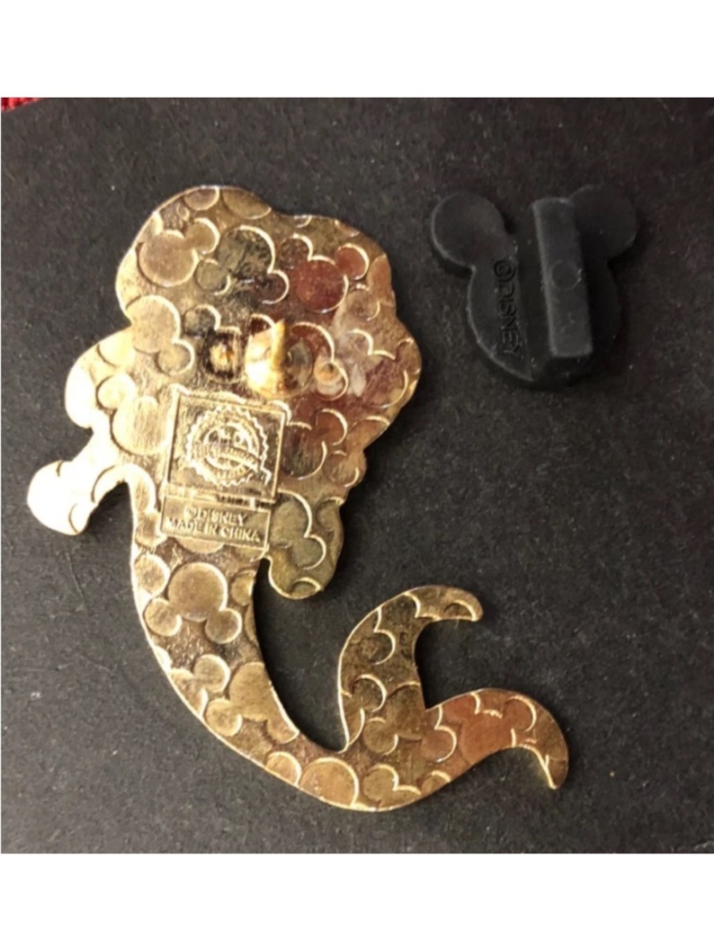 2012 Disney Little Mermaid Ariel Metal Lapel Pin with Back EUC glitter - Picture 2 of 3